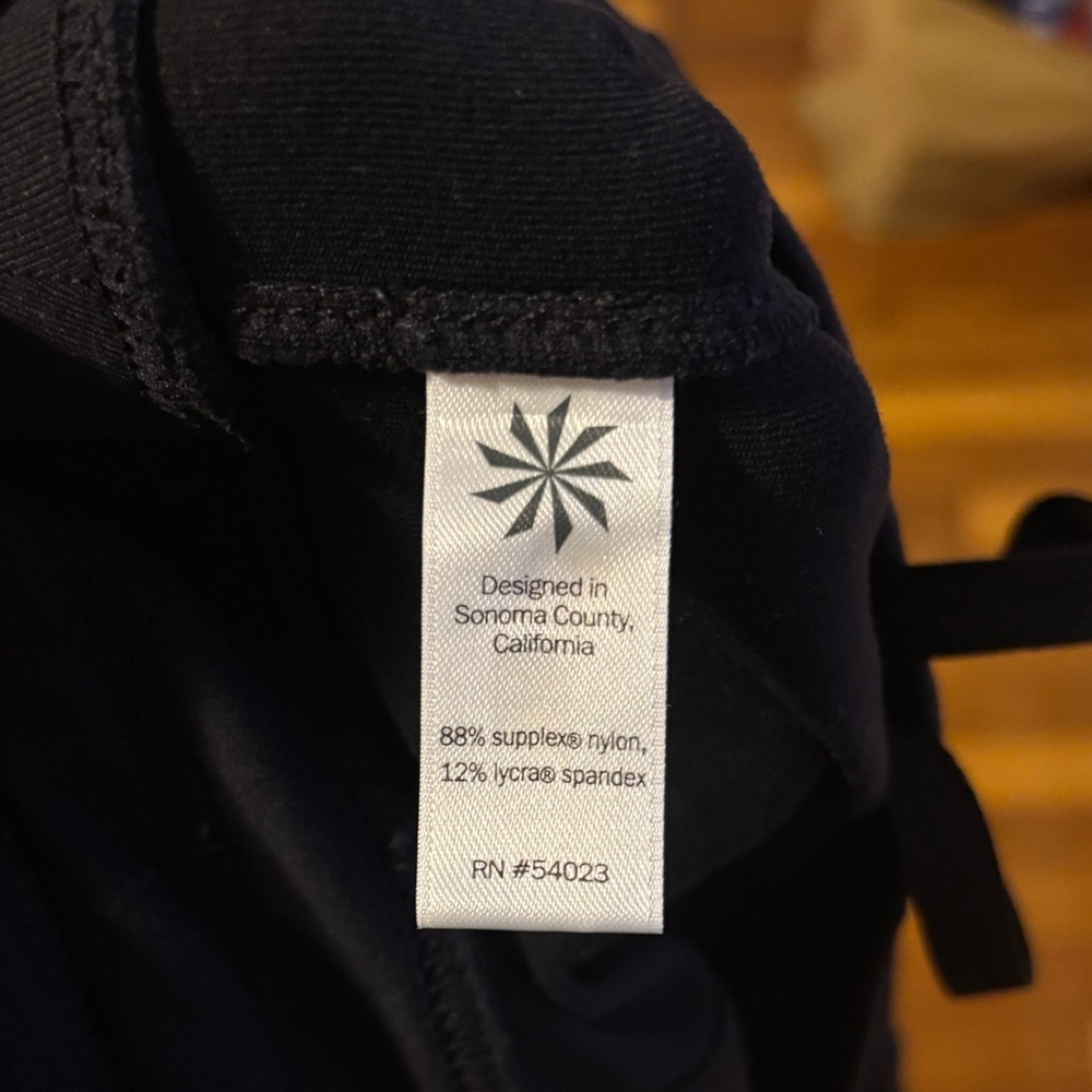 Athleta metro slouch shorts L - Picture 5 of 5